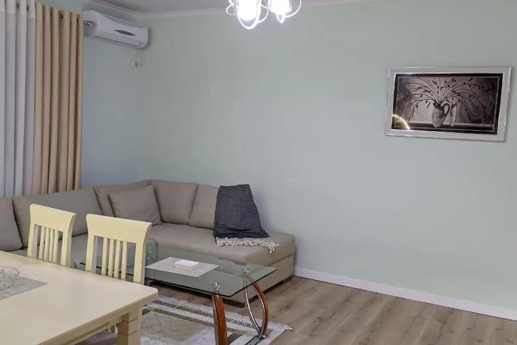 Spacious Modern Apartment Close To City Centre - Rruga At Zef Valentini, Block 20, 2Nd Floor Tirana Albanien